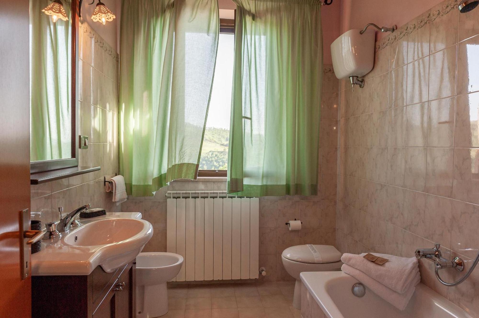 Agriturismo Le Dolci Colline Valfabbrica Phòng bức ảnh